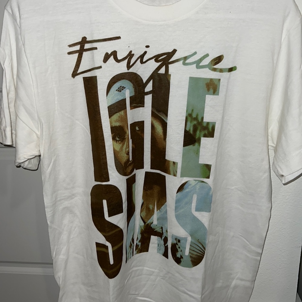 Enrique Iglesias concert tee!